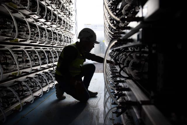 HIVE Raises 2026 Target to 35 EH/s with Paraguay Bitcoin Mining Expansion