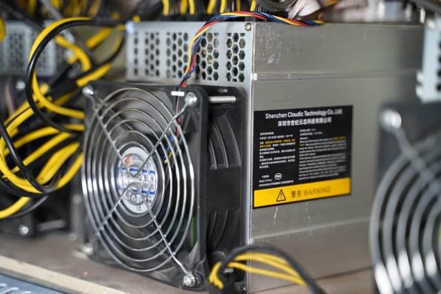 A Look into Bitmain’s Bitcoin Mining Scale via BitFuFu