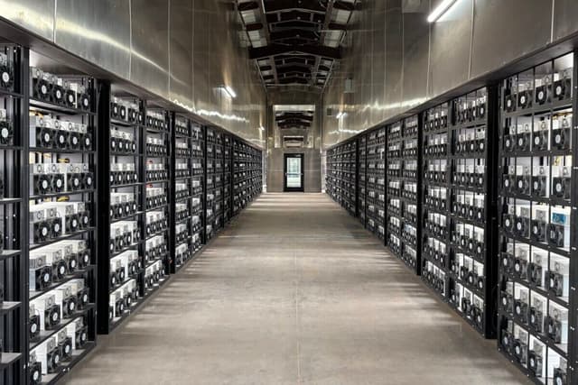 Cipher Taps Google-Backed $3B AI Hosting Deal, Plans $800M Notes Offering