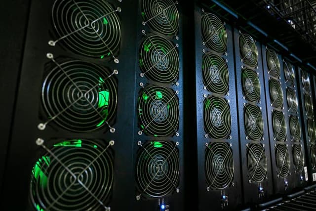 Miner Weekly: $1.2 Billion Pre-Halving Shopping Spree