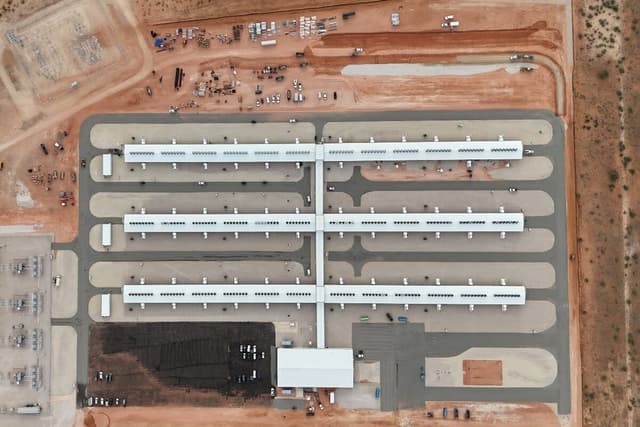 HIVE, Bitdeer and Cipher Drive August Hashrate Growth Among Public Bitcoin Miners