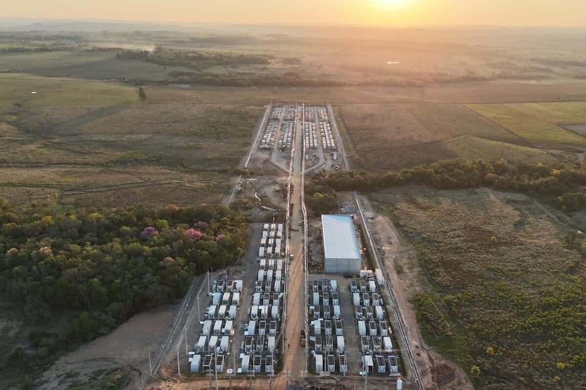 HIVE Boosts Bitcoin Hashrate to 23 EH/s, Expands HPC Footprint with $1.6M Land Acquisition